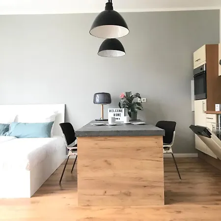 아파트 Charmantes Loft Mit Balkon